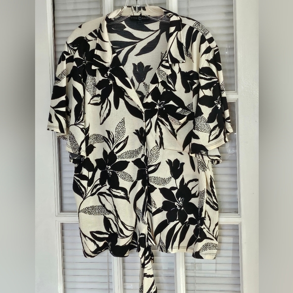 Fred David Floral Button Down Shirt size 2x Black and White Bottom Front Tie - Picture 1 of 7
